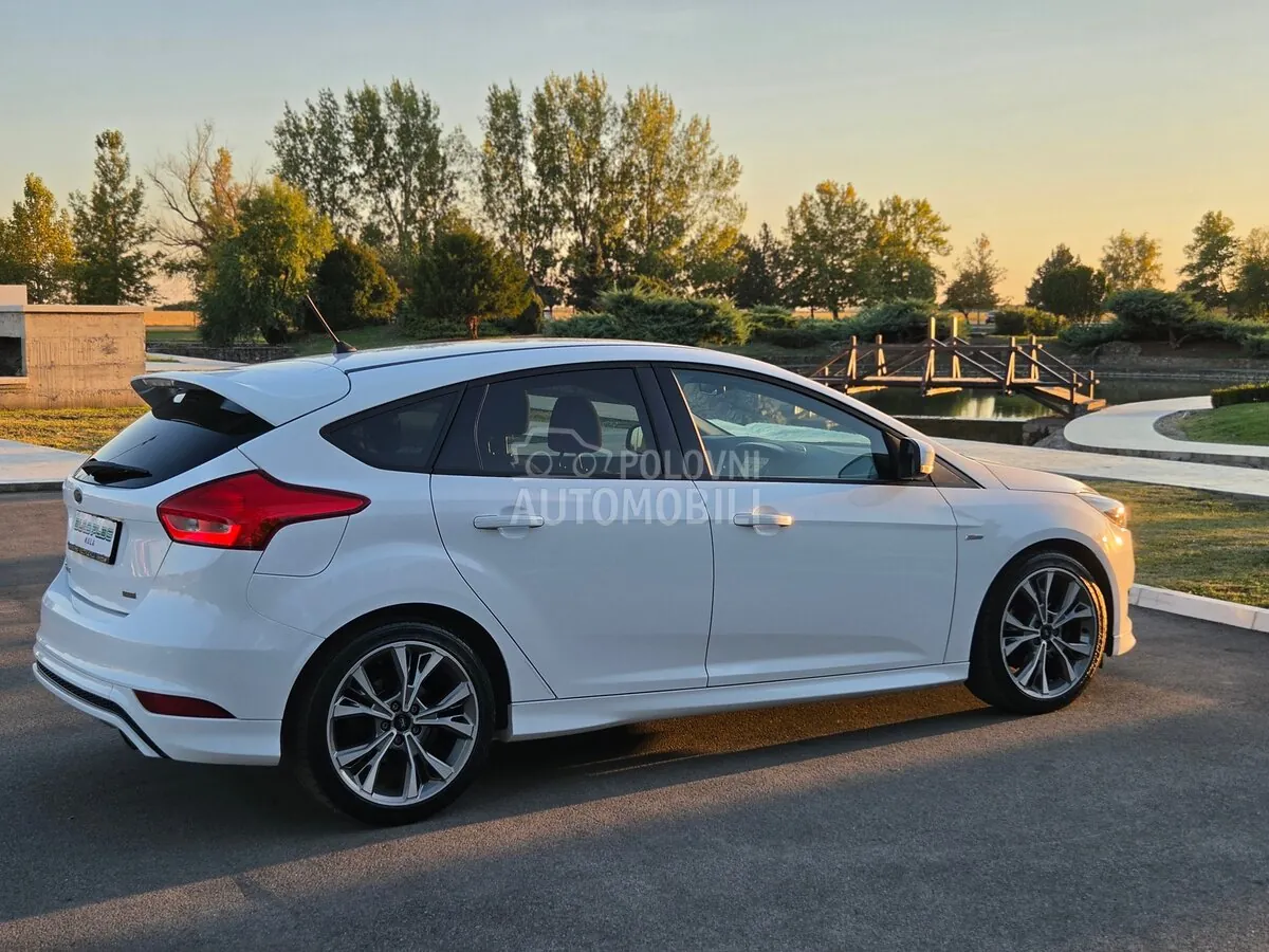 Ford Focus 2017 photo 4