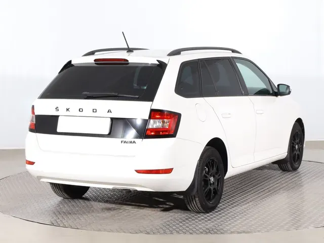 Skoda Fabia 2020 photo 4