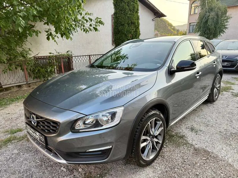 Volvo V60 Cross Country 2016 photo 4