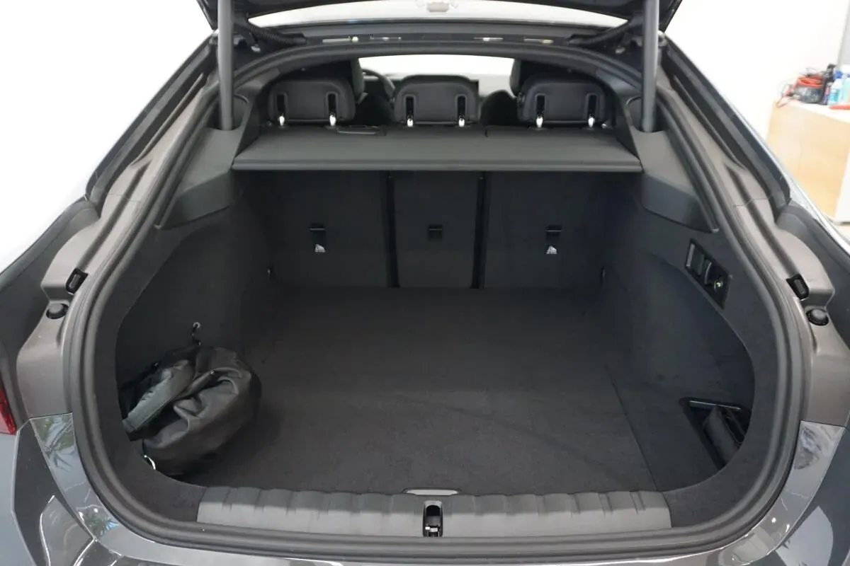 BMW I4 2026 photo 2