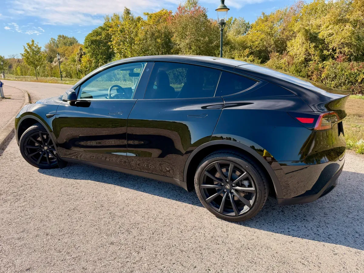 Tesla Model Y 2021 photo 2