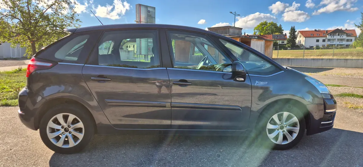 Citroen C4 Picasso 2011 photo 3