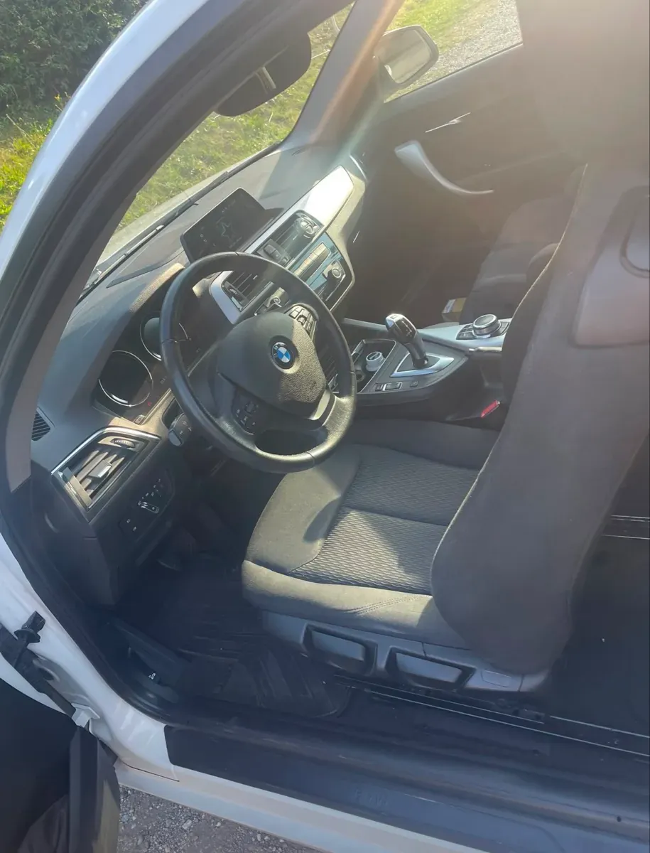 BMW 1 Series 2018 photo 2