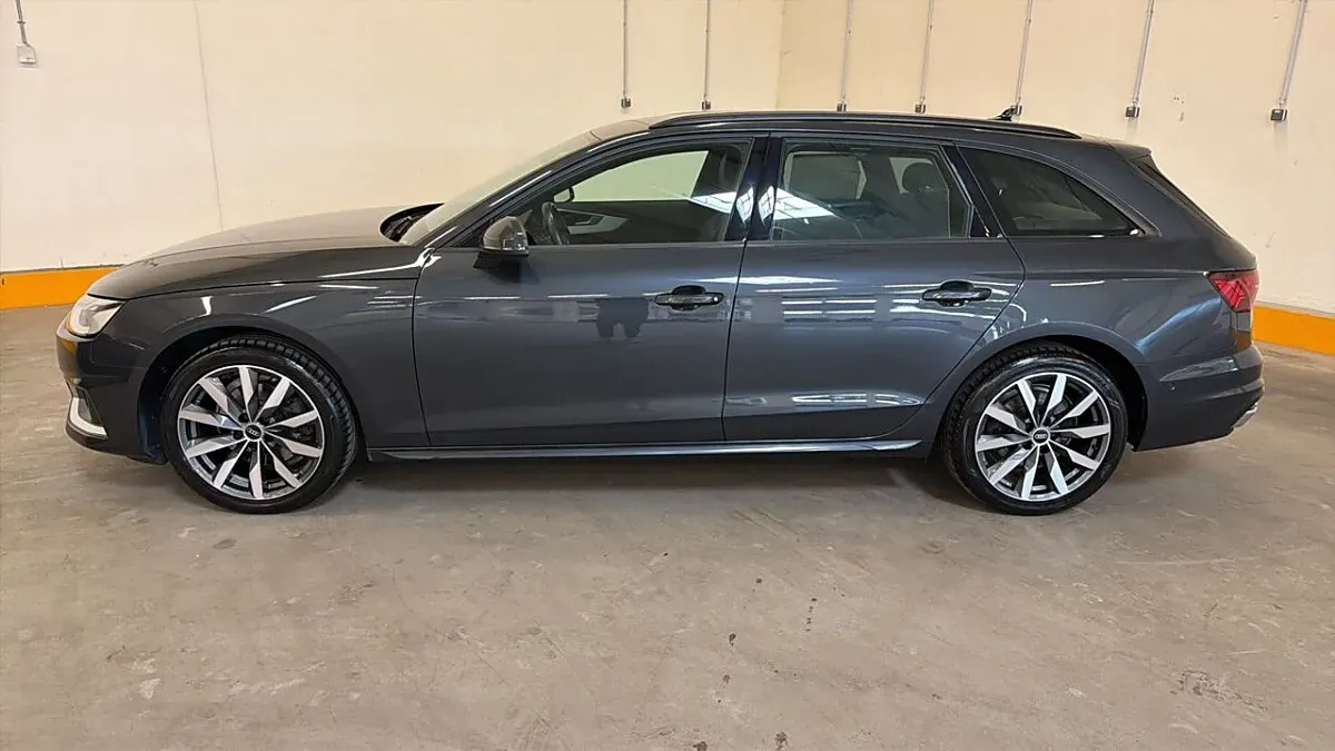 Audi A4 2023 photo 3