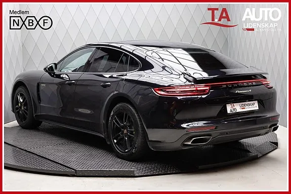 Porsche Panamera 4