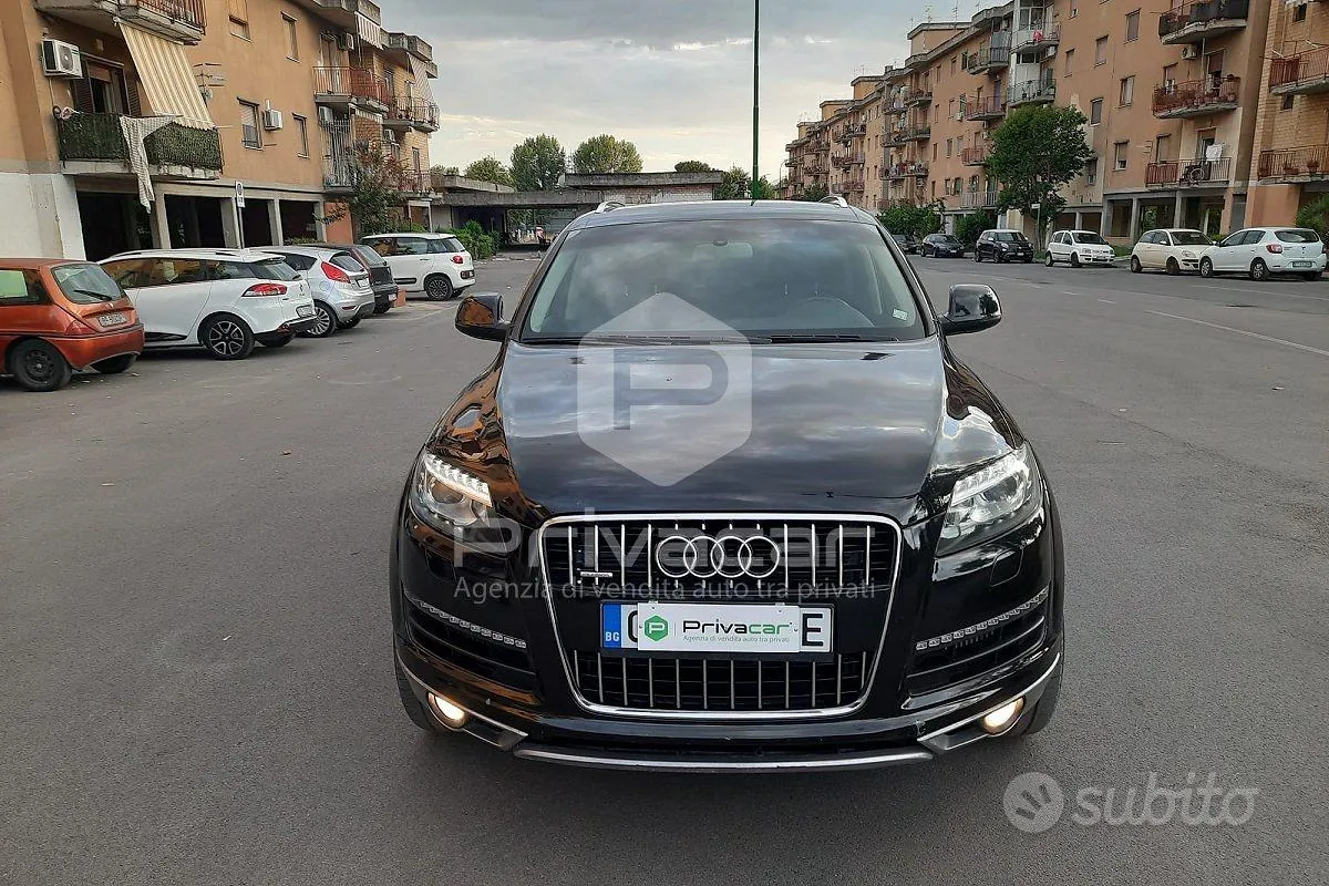 Audi Q7 2010 photo 2