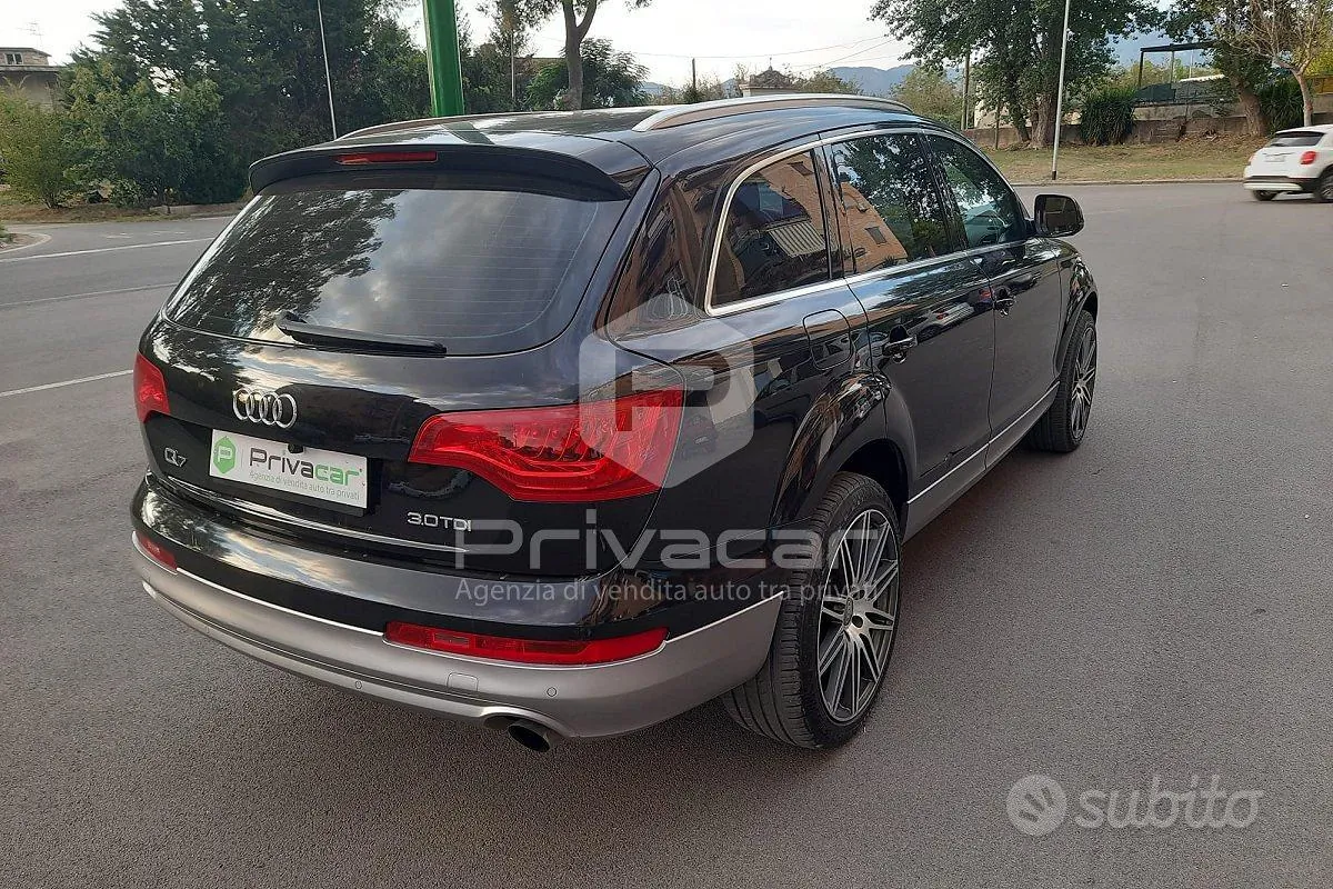 Audi Q7 2010 photo 5