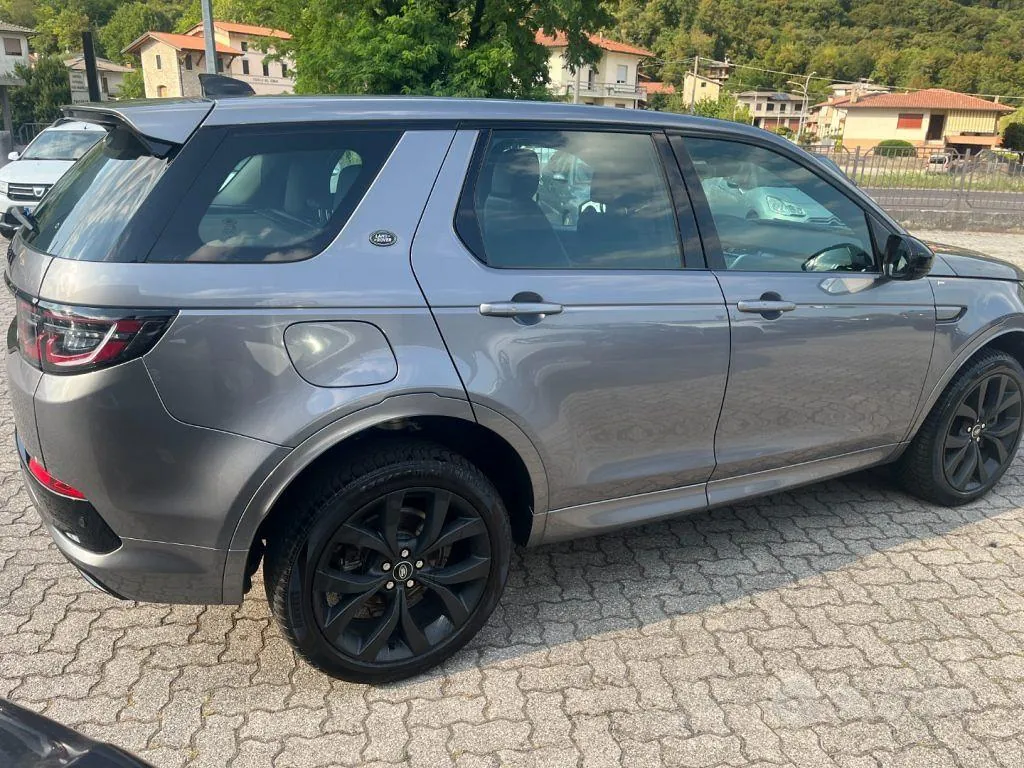 Land Rover Discovery Sport 2022 photo 4