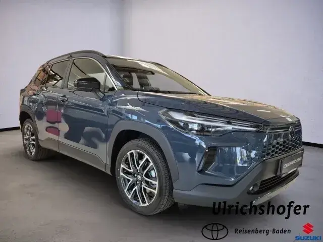 Toyota Corolla Cross photo 2