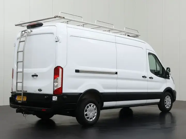 Ford Transit 2023 photo 2