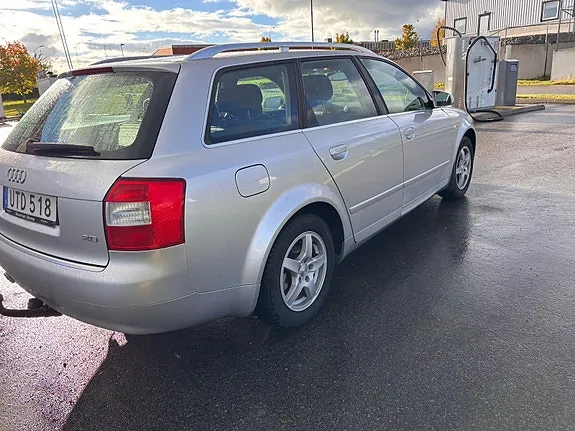 Audi A4 2004 photo 4