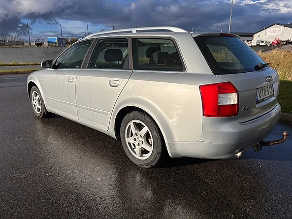 Audi A4 2004 photo 2