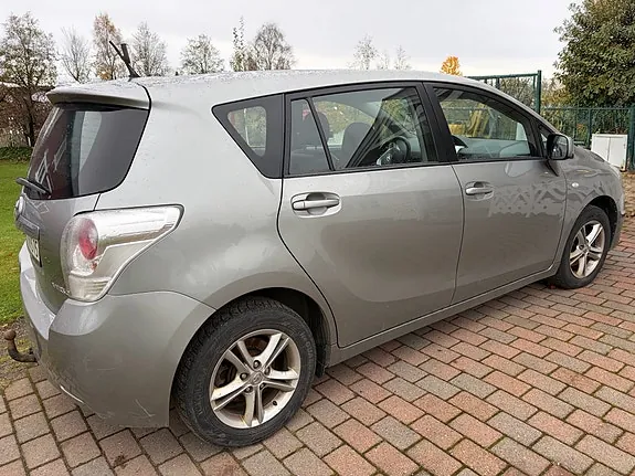 Toyota Verso 2011 photo 3