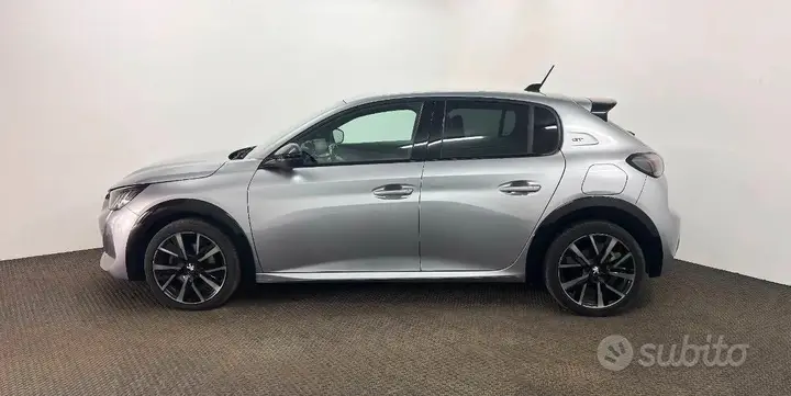 Peugeot 208 2022 photo 2