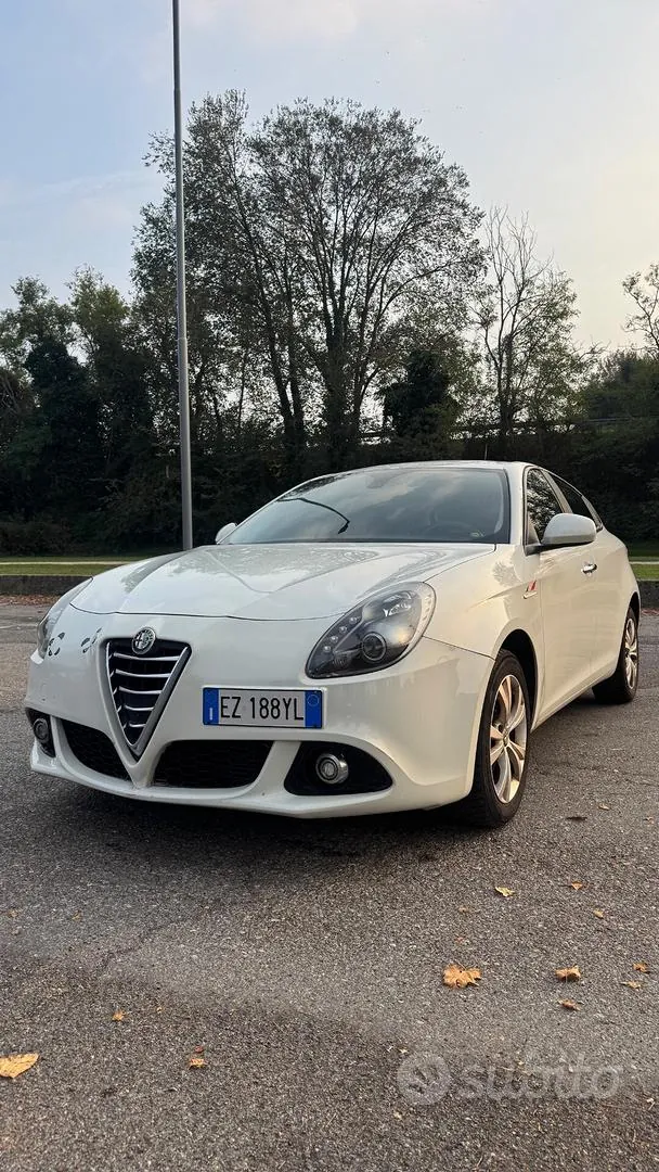 Alfa Romeo Giulietta 2015 photo 5
