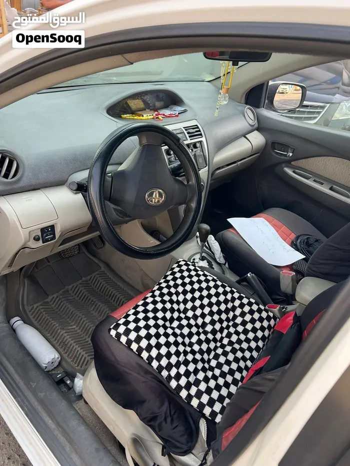 Toyota Yaris 2009 photo 2