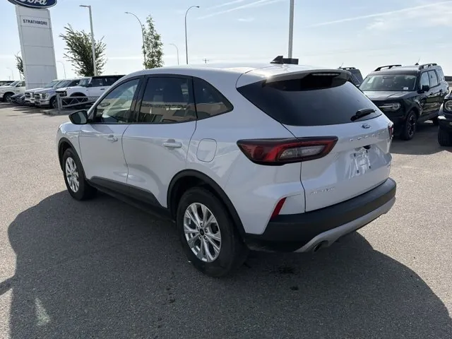 Ford Escape 2025 photo 2