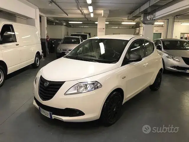 Lancia Ypsilon 2014 photo 2