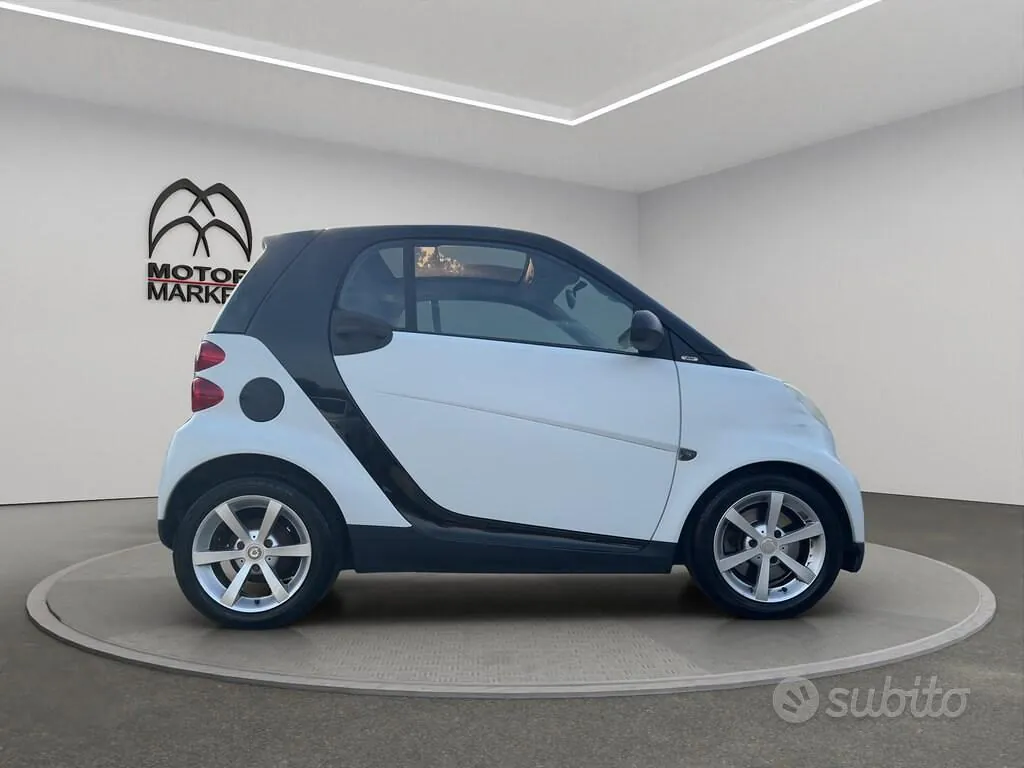 Smart Fortwo 2010 photo 4