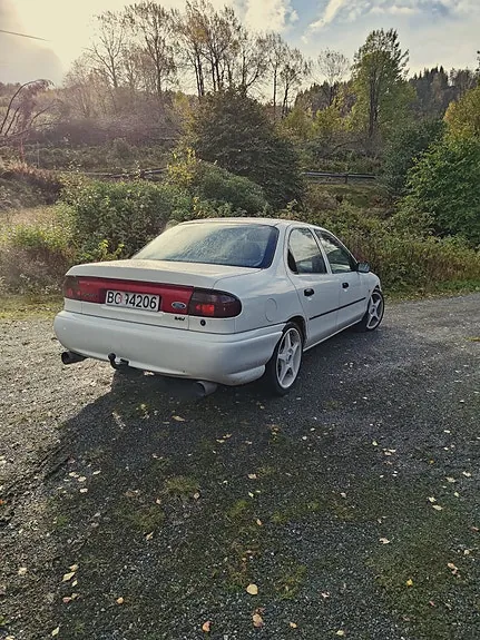 Ford Mondeo 1996 photo 4