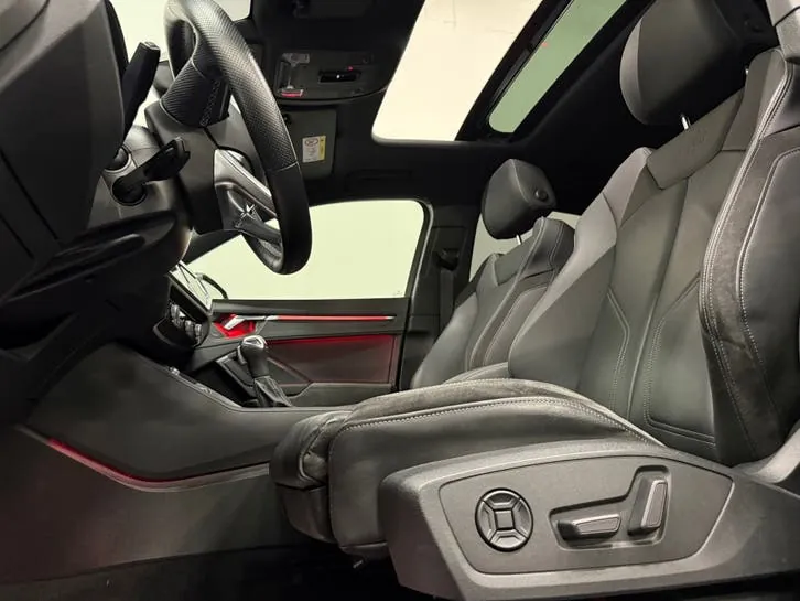 Audi Q3 2023 photo 2