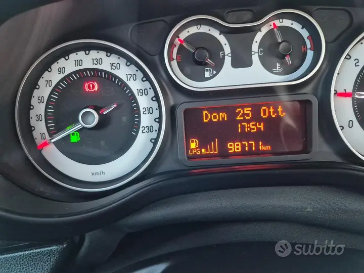Fiat 500L 2015 photo 5