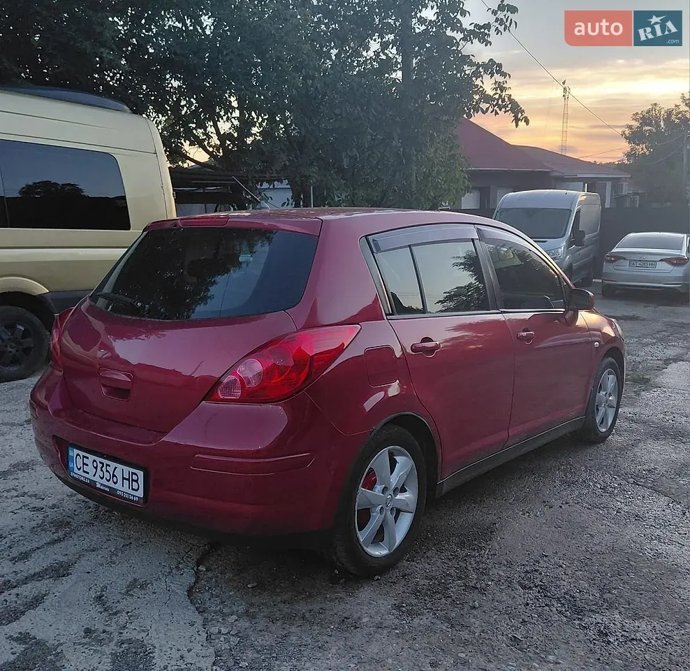 Nissan Tiida 2009 photo 2