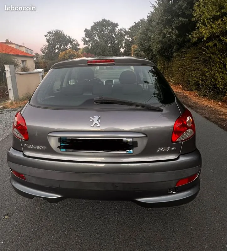Peugeot 206 2010 photo 2