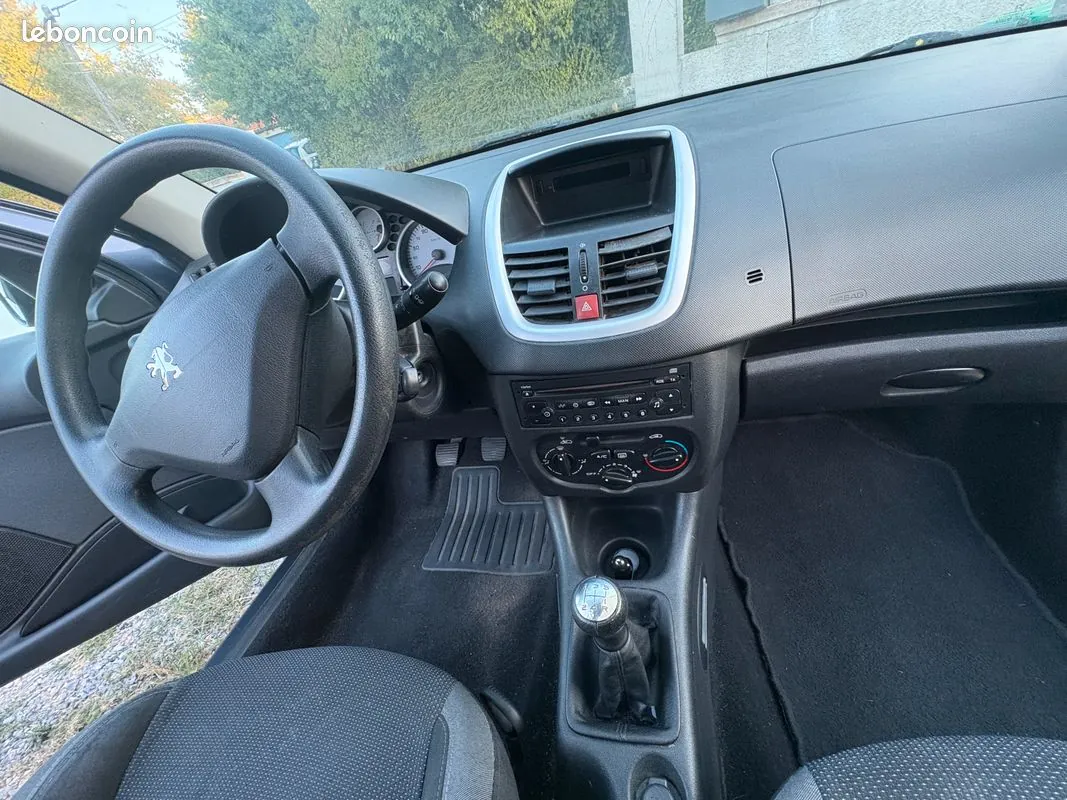 Peugeot 206 2010 photo 3
