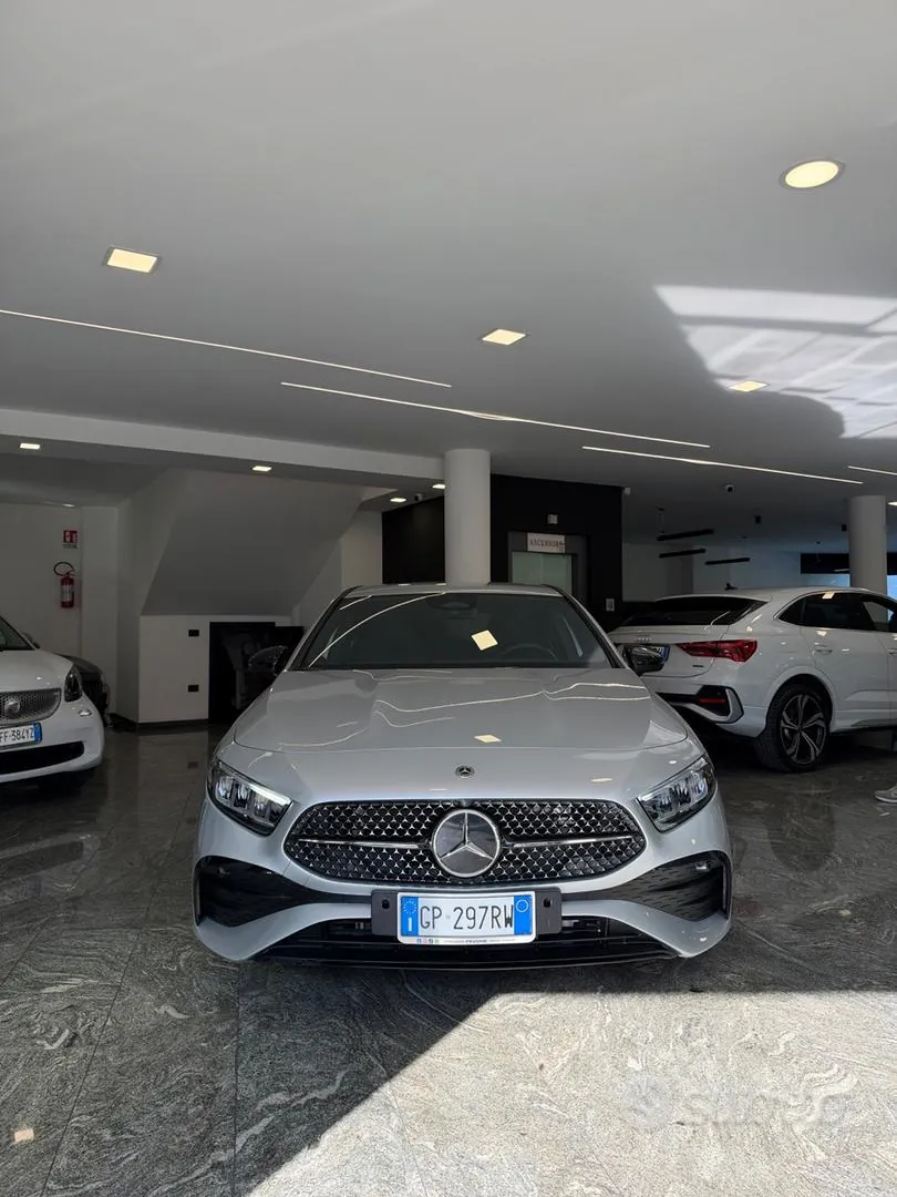 Mercedes-Benz A200 2023 photo 3