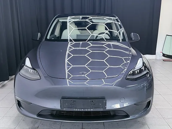 Tesla Model Y 2021 photo 2
