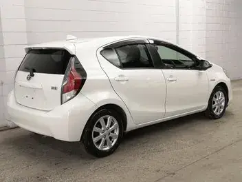 Toyota Aqua 2016 photo 3