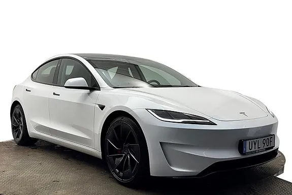 Tesla Model 3 2024 photo 4