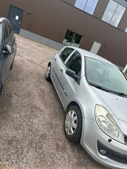 Renault Clio 2007 photo 2
