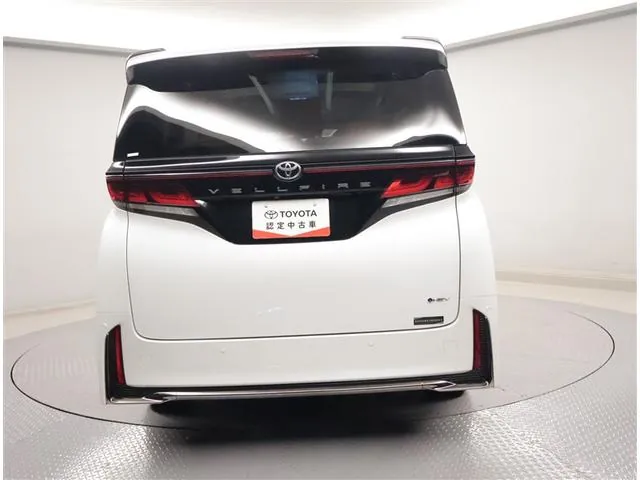 Toyota Vellfire 2024 photo 4