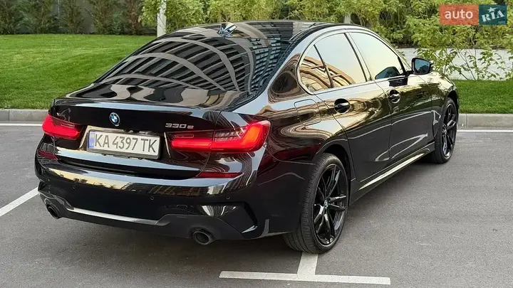 BMW 3 Series 2022 photo 5