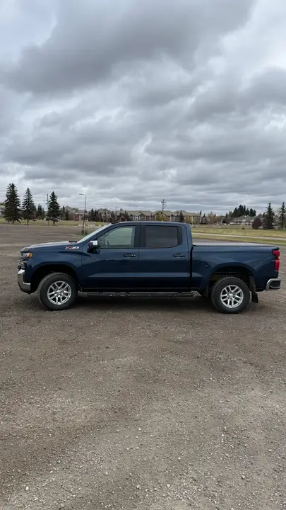 Chevrolet Silverado 1500 2021 photo 2