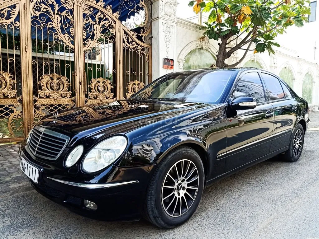 Mercedes-Benz E-Class 2006 photo 2