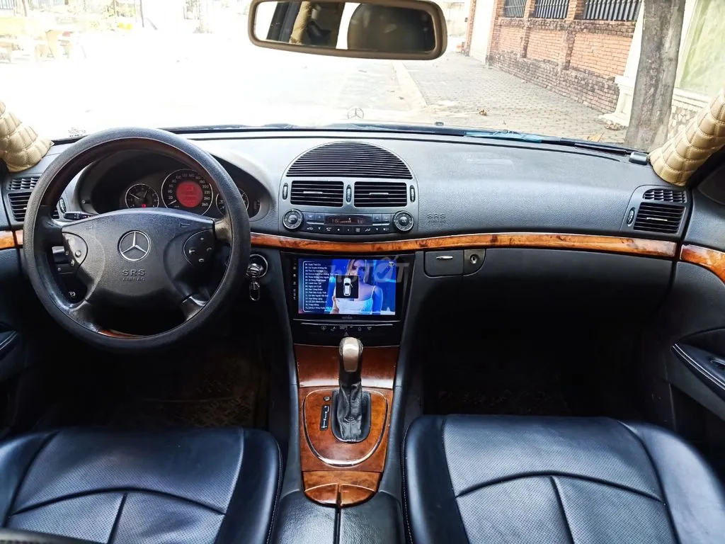 Mercedes-Benz E-Class 2006 photo 3