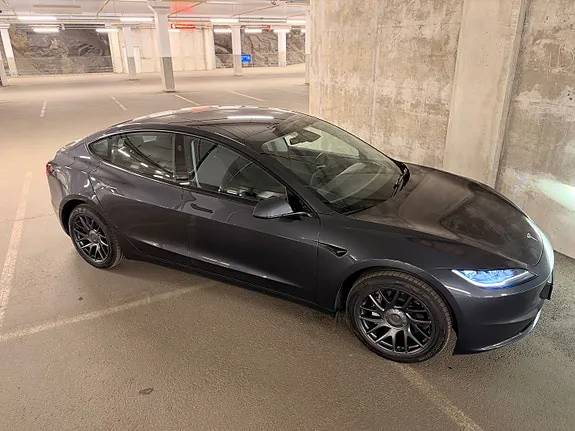 Tesla Model 3 2024 photo 5