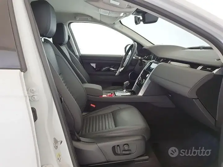 Land Rover Discovery Sport 2020 photo 3
