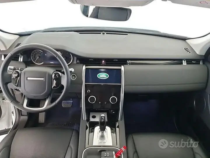 Land Rover Discovery Sport 2020 photo 4