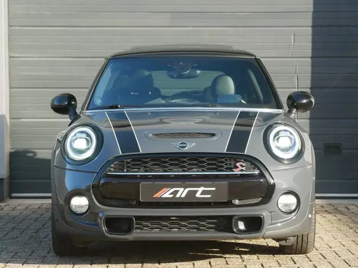 Mini Cooper S 2019 photo 2