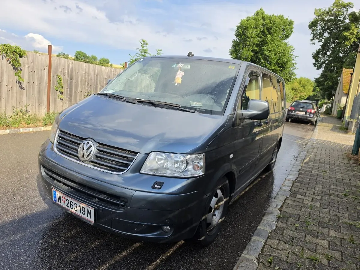 Volkswagen T5 2004 photo 2