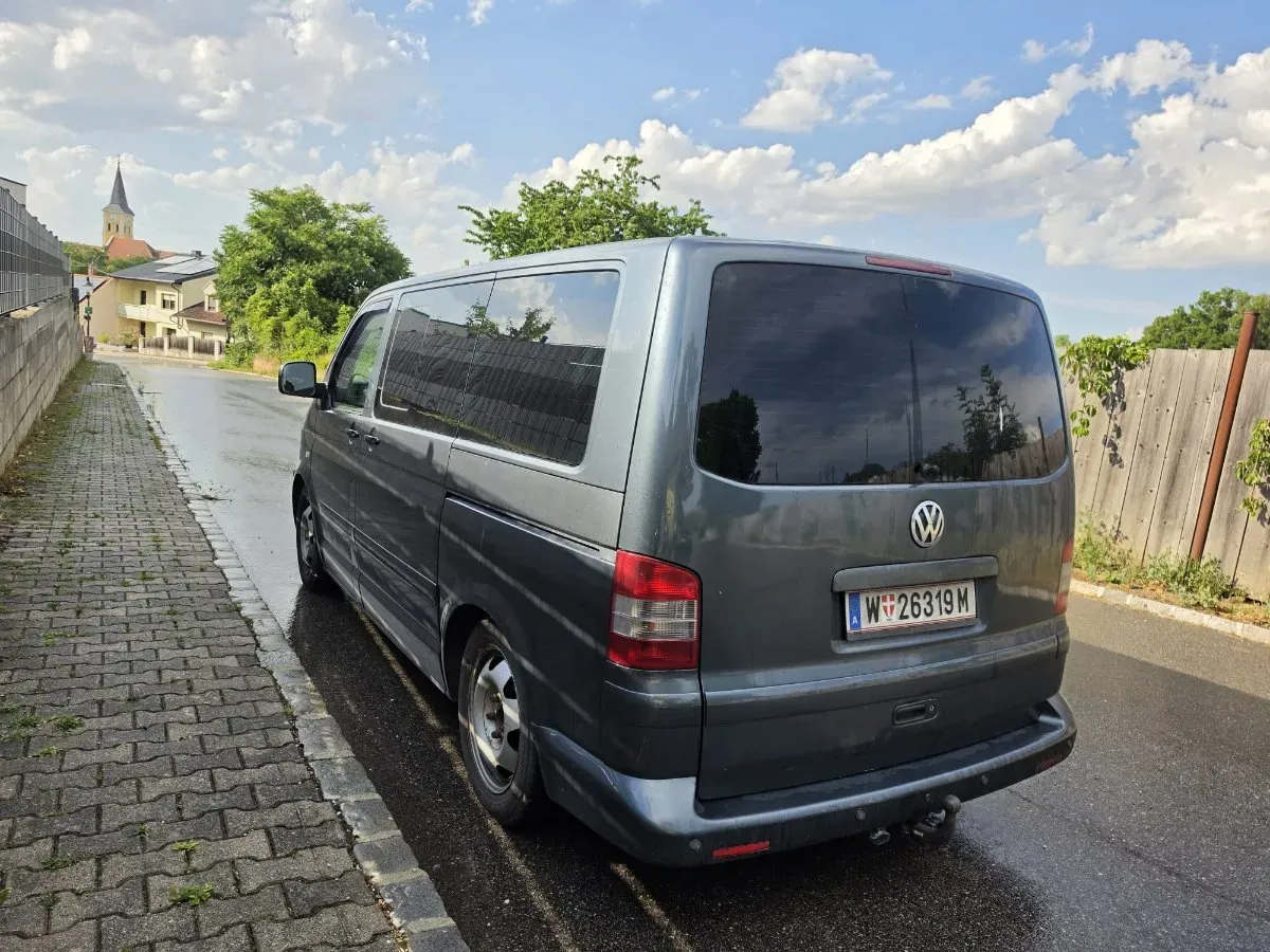 Volkswagen T5 2004 photo 3