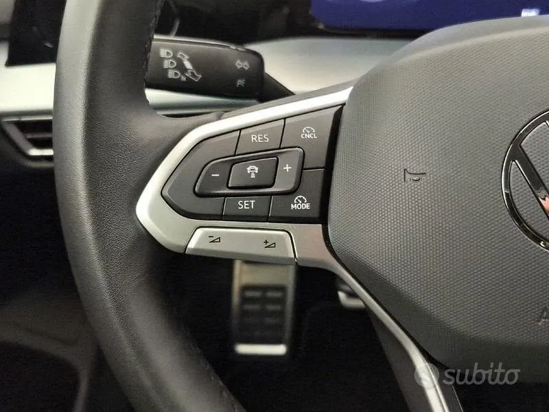 Volkswagen Golf 2025 photo 5