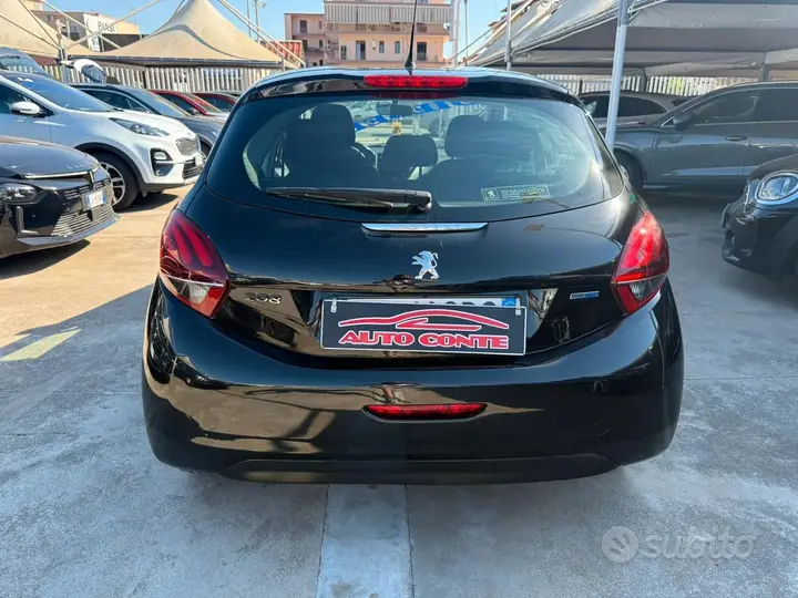 Peugeot 208 2016 photo 5