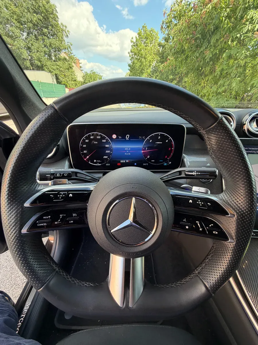 Mercedes-Benz Glc-Class 2023 photo 2