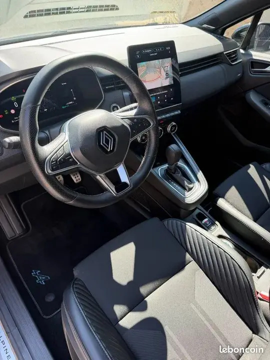 Renault Clio 2024 photo 3