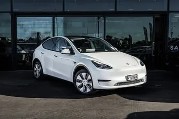Tesla Model Y 2023 photo 2
